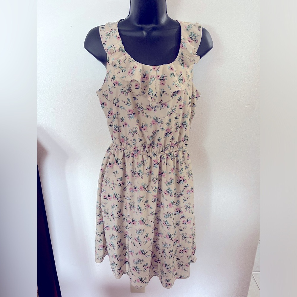 Sleeveless flower print dress